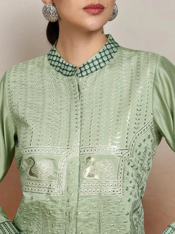 Women Kurta With Trousers