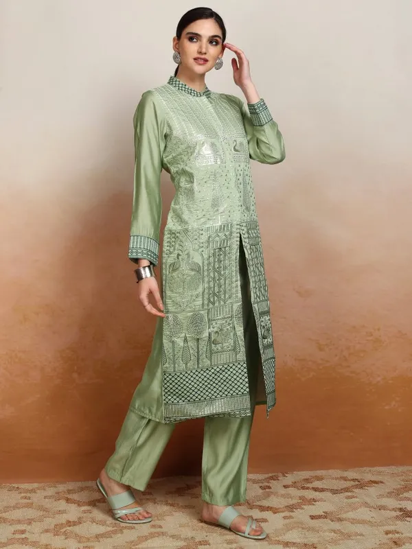 Women Kurta With Trousers