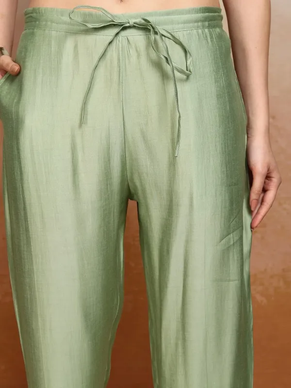 Women Kurta With Trousers