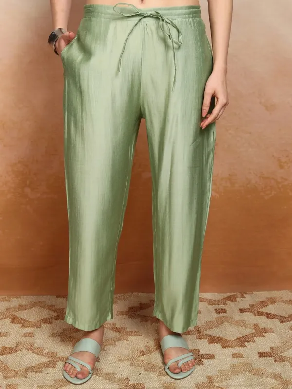 Women Kurta With Trousers