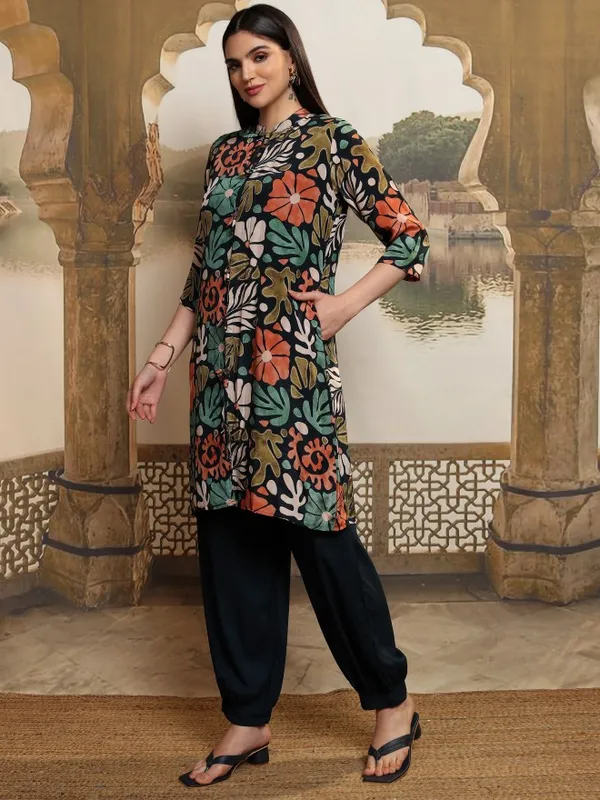Vishudh Women Blue Solid Top With Trousers