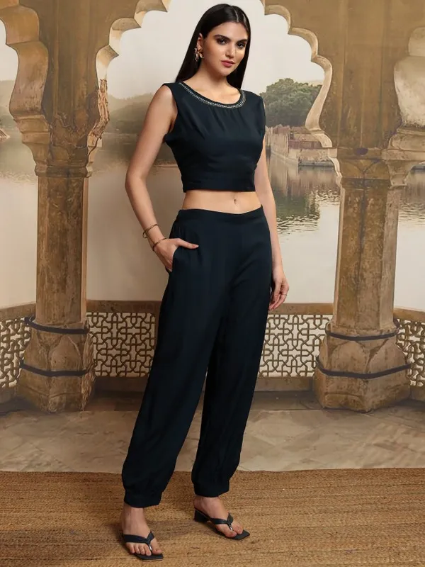 Vishudh Women Blue Solid Top With Trousers