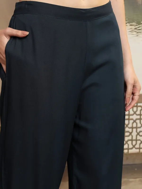 Vishudh Women Blue Solid Top With Trousers