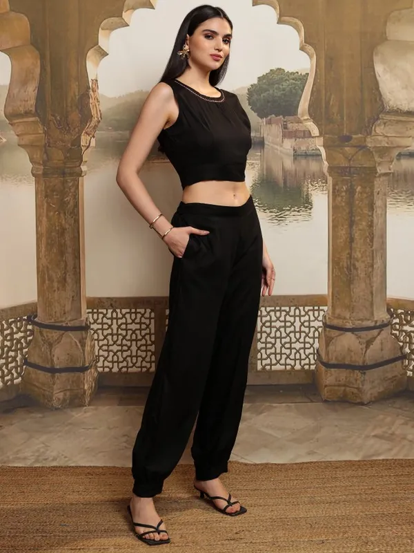 Vishudh Women Black Solid Top With Trousers