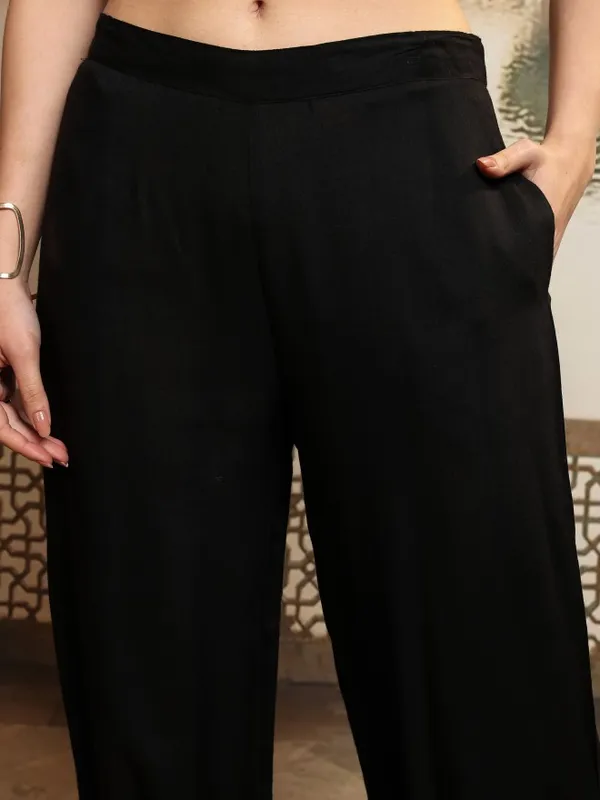 Vishudh Women Black Solid Top With Trousers