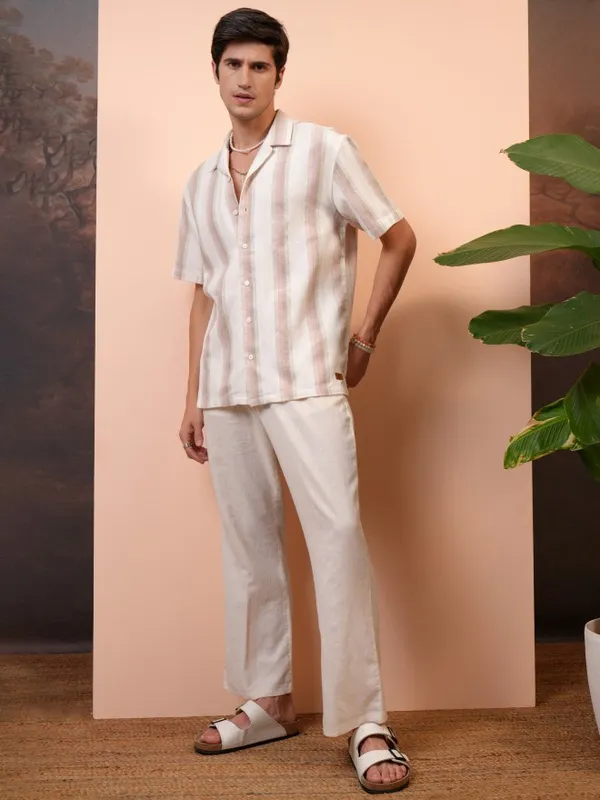  Locomotive Men Pink Striped Regular Fit Casual Shirts