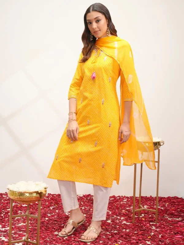 Women Kurta With Trouser & Dupatta
