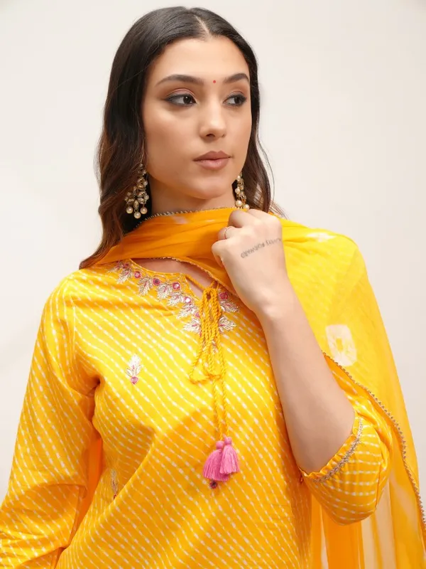 Women Kurta With Trouser & Dupatta