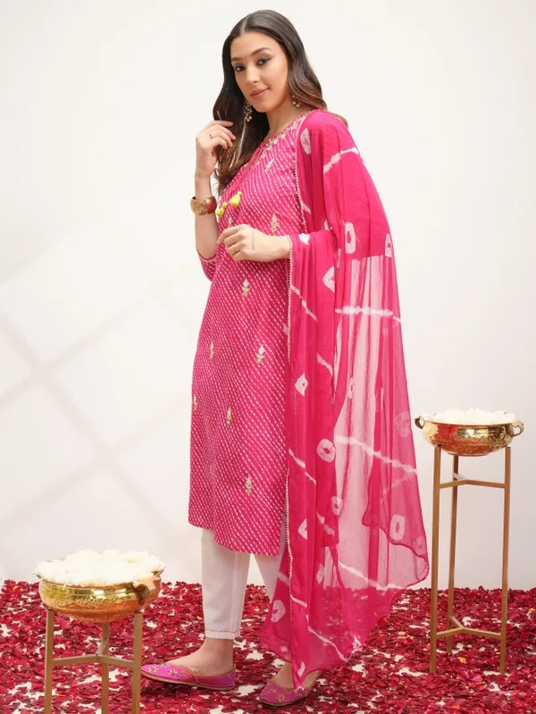  Vishudh Women Pink Embroidered Kurta Sets