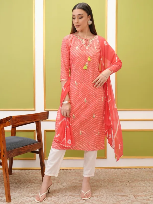  Vishudh Women Red Printed Kurta Sets