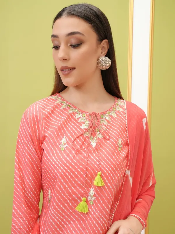  Vishudh Women Red Printed Kurta Sets