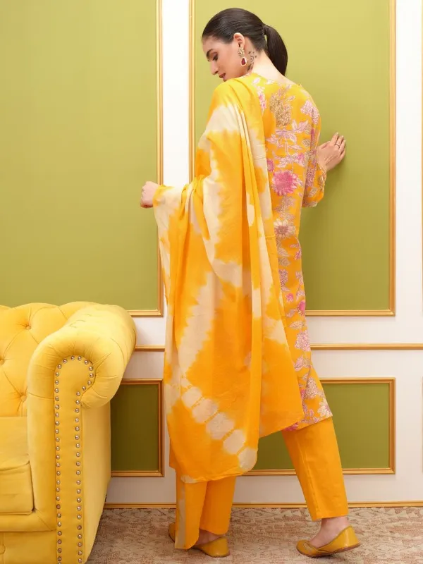  Vishudh Women Yellow Printed Kurta Sets