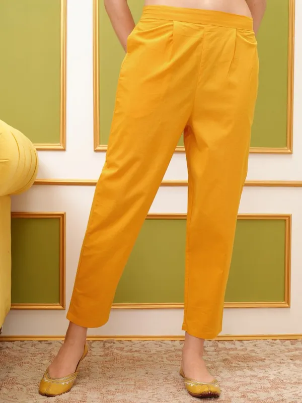  Vishudh Women Yellow Printed Kurta Sets