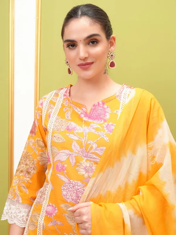  Vishudh Women Yellow Printed Kurta Sets