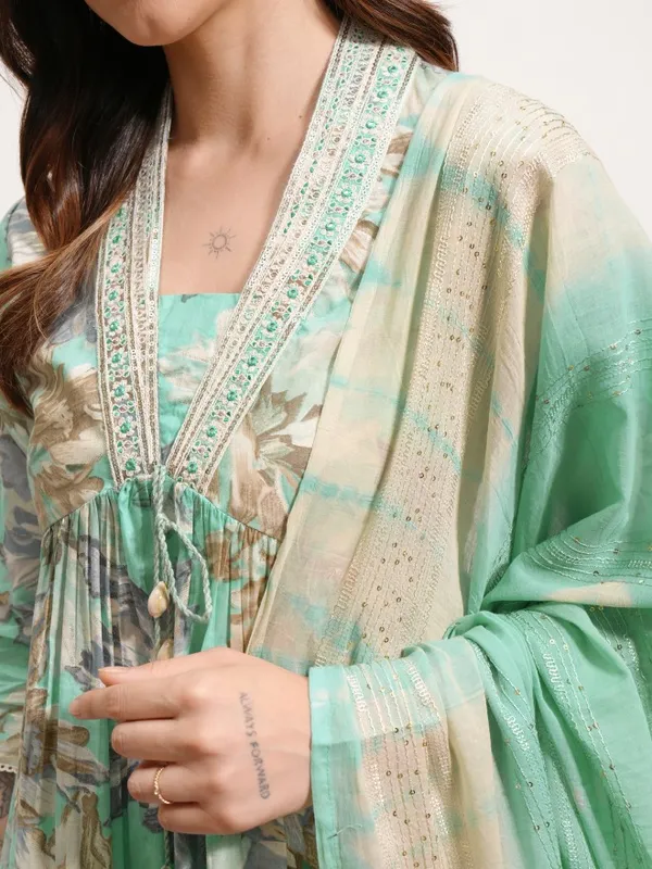  Vishudh Women Green Printed Kurta Sets