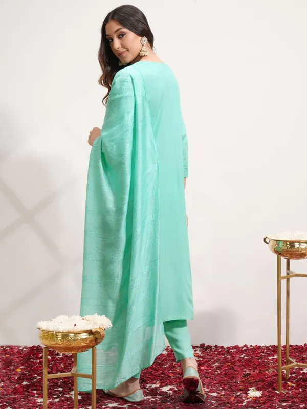  Vishudh Women Green Embroidered Kurta Sets