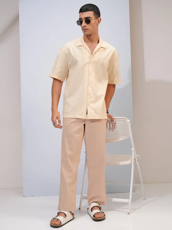 Highlander Men Cream Solid Oversized Fit Casual Shirts