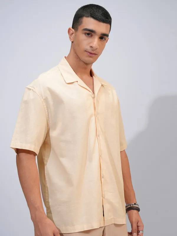 Highlander Men Cream Solid Oversized Fit Casual Shirts
