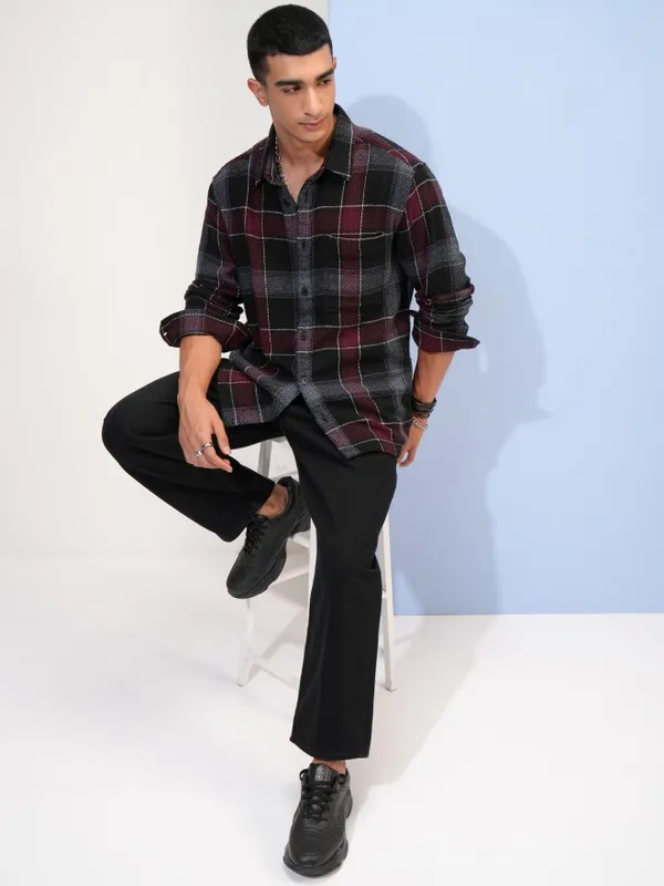  Highlander Men Black Checked Oversized Fit Casual Shirts