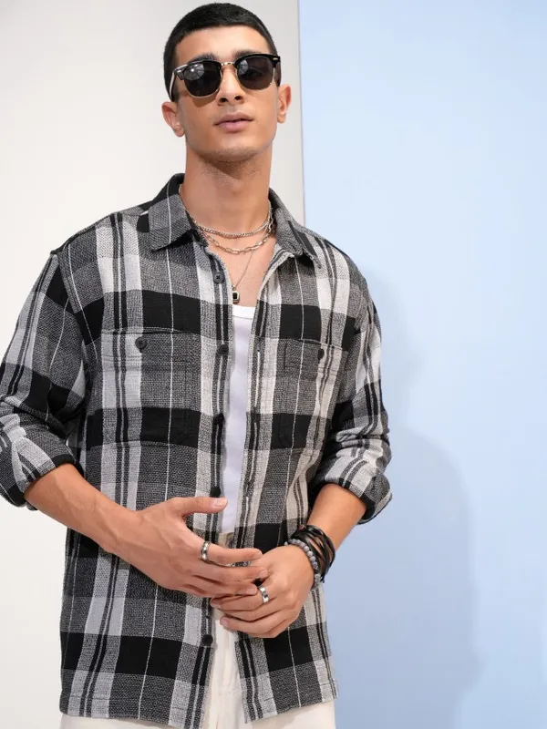  Highlander Men Black Checked Oversized Fit Casual Shirts