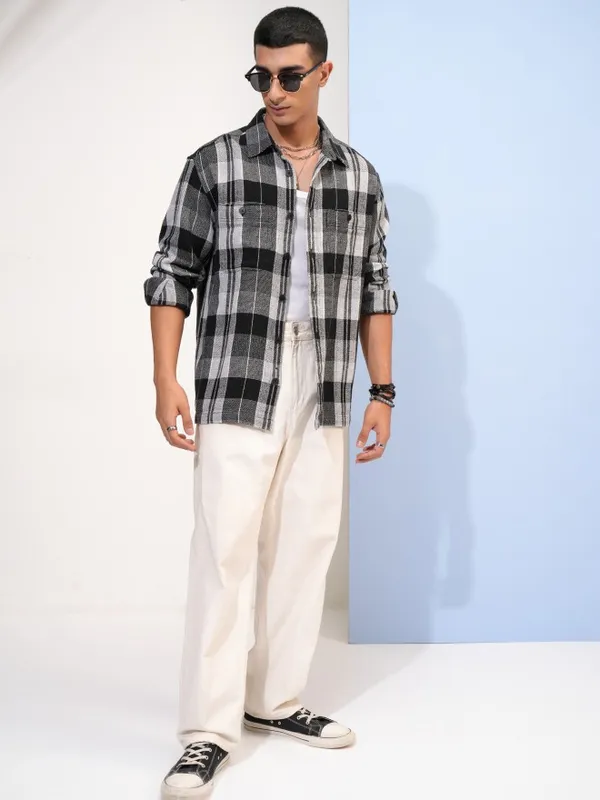  Highlander Men Black Checked Oversized Fit Casual Shirts