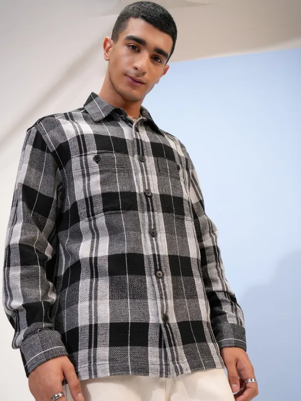  Highlander Men Black Checked Oversized Fit Casual Shirts