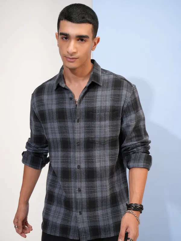  Highlander Men Black Checked Relaxed Fit Casual Shirts