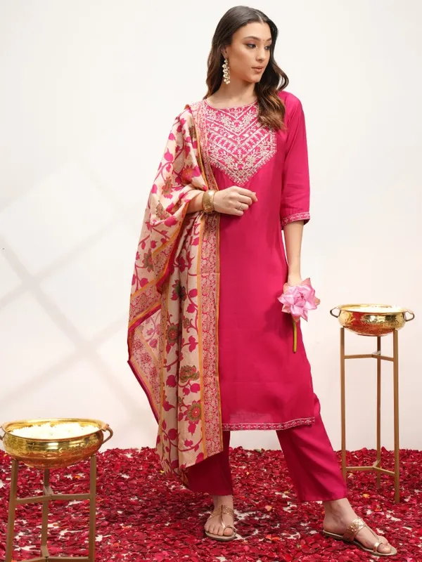 Vishudh Women Pink Embroidered Kurta Sets