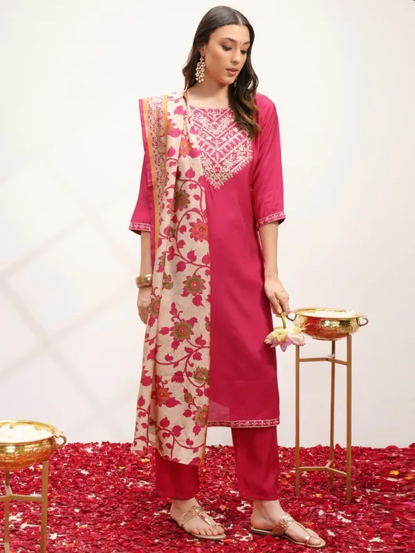  Vishudh Women Pink Embroidered Kurta Sets