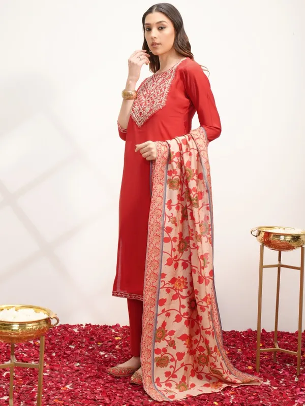  Vishudh Women Red Embroidered Kurta Sets