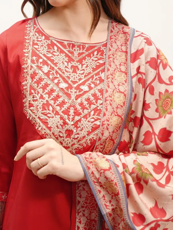  Vishudh Women Red Embroidered Kurta Sets