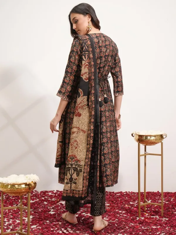  Vishudh Women Black Printed Kurta Sets