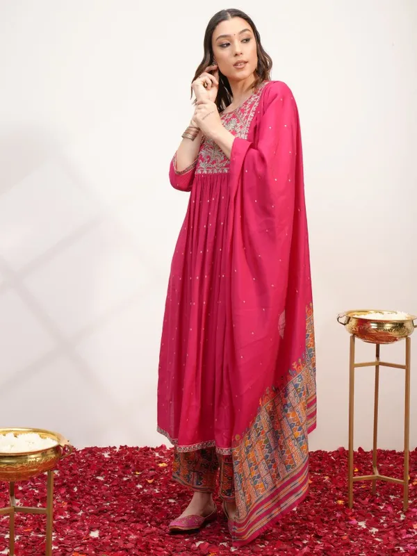  Vishudh Women Pink Embroidered Kurta Sets