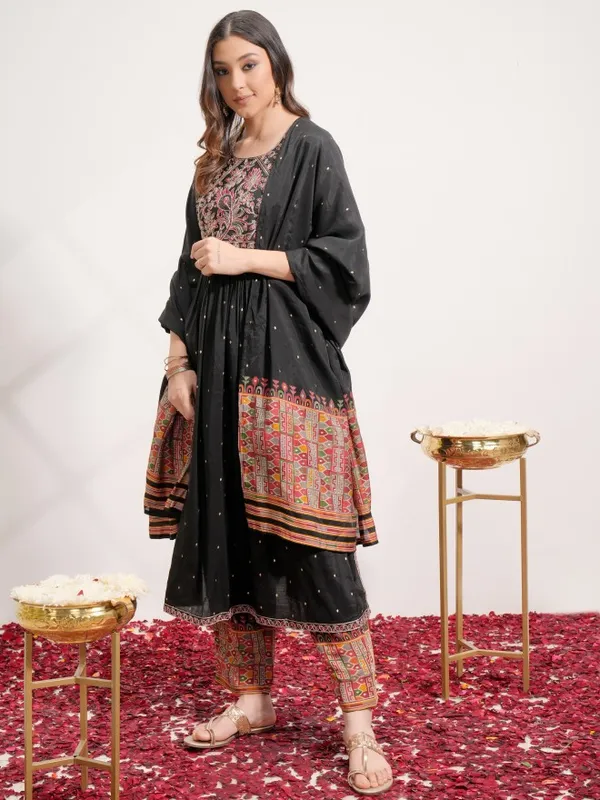 Women Kurta With Trouser & Dupatta