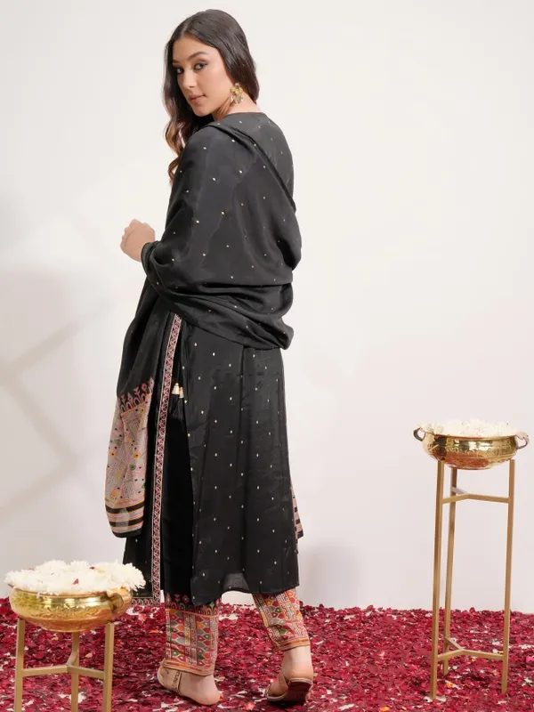  Vishudh Women Black Embroidered Kurta Sets