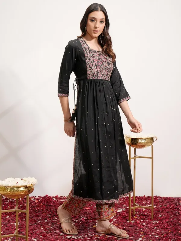  Vishudh Women Black Embroidered Kurta Sets