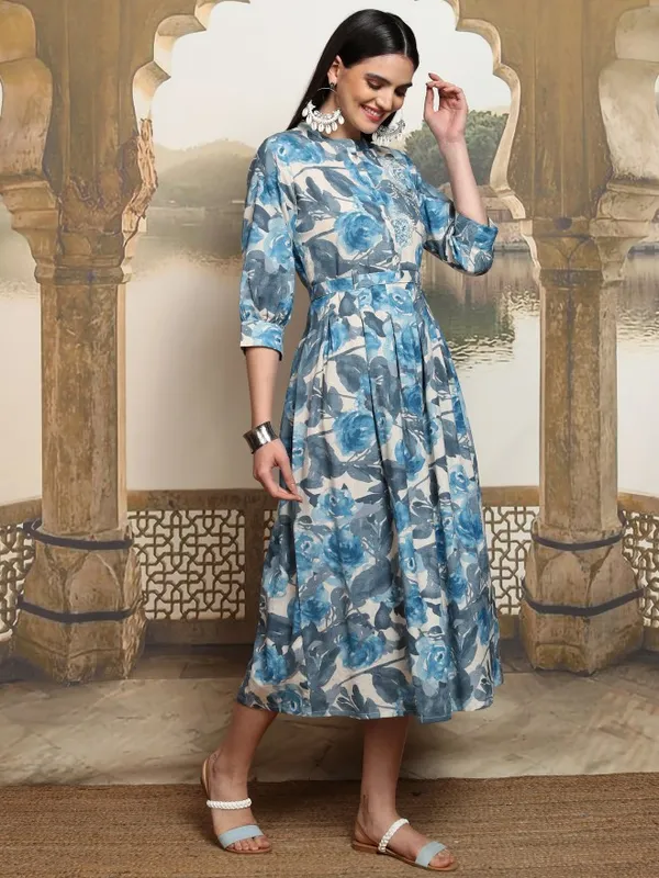 Vishudh Women Blue Printed Maxi Dress