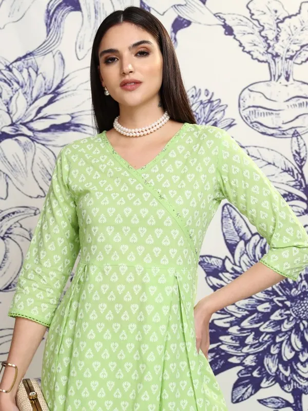 Vishudh Women Green Tunic With Trouser