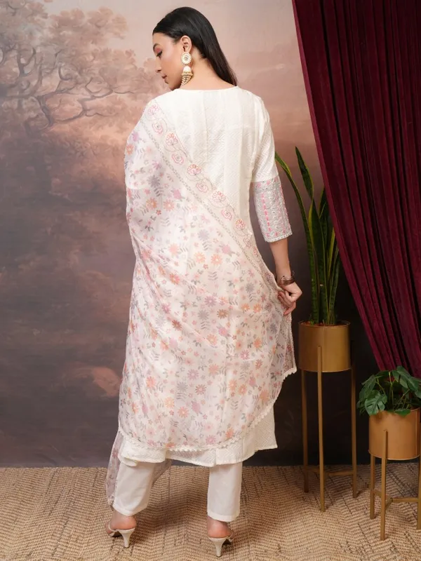 Women Kurta With Trousers & Dupatta