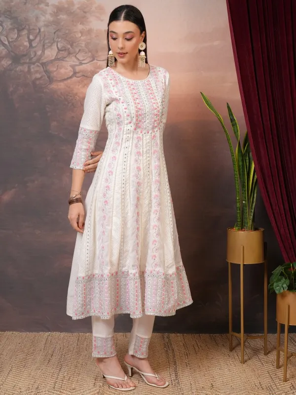 Women Kurta With Trousers & Dupatta