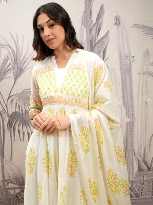 Vishudh Women White Printed Kurta With Trousers And Dupatta