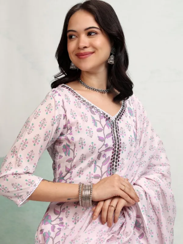 Women Kurta With Trousers & Dupatta