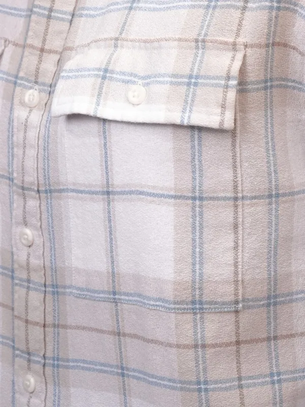 Locomotive Premium Men White Checked Relaxed Fit Casual Shirt