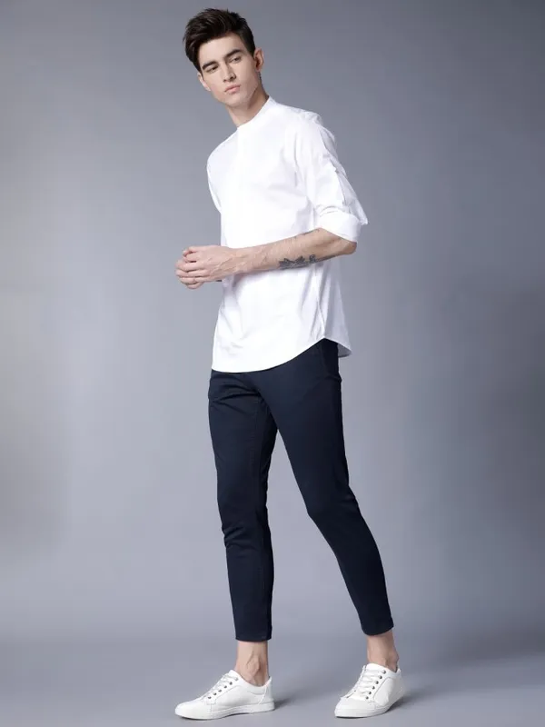  Highlander Men Navy Blue Tapered Fit Solid Casual Trousers
