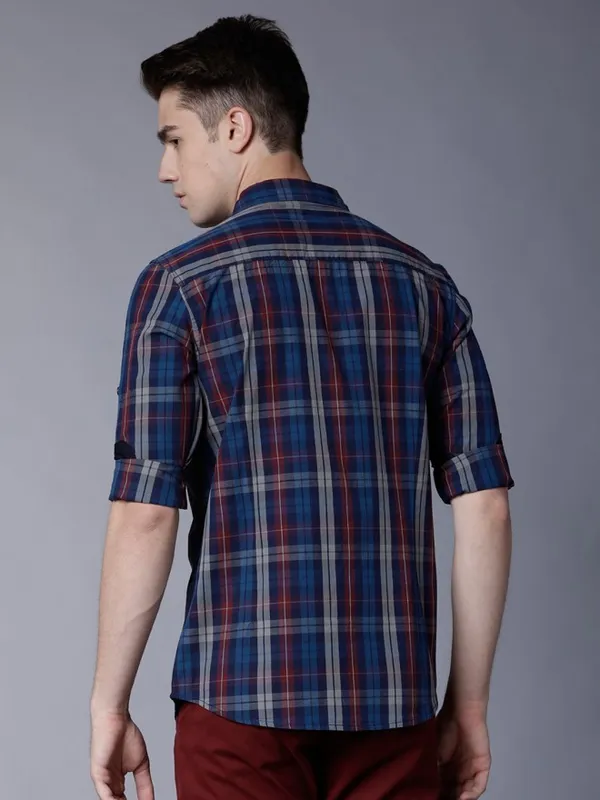  Highlander Men Navy Blue Checked Slim Fit Casual Shirts