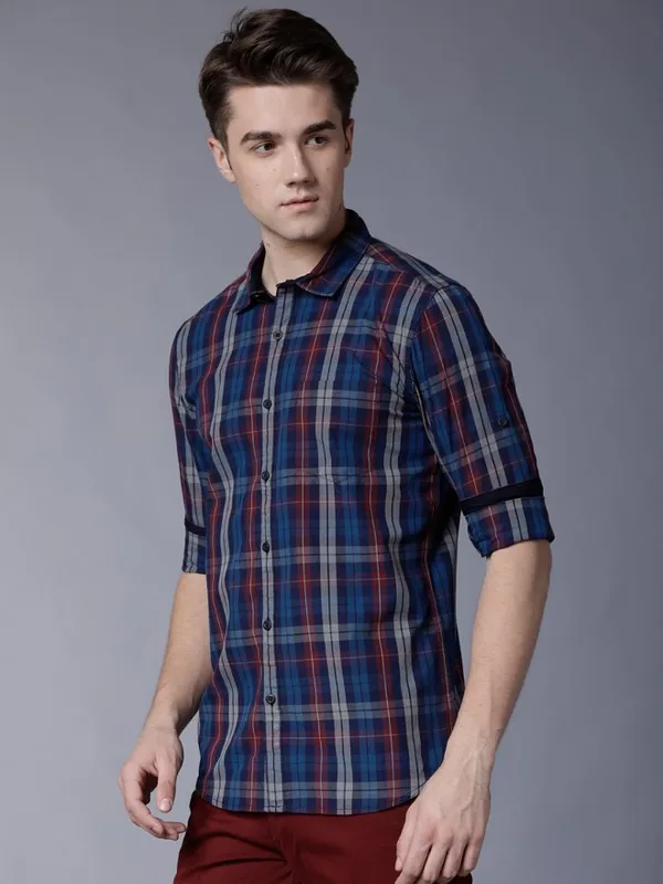  Highlander Men Navy Blue Checked Slim Fit Casual Shirts