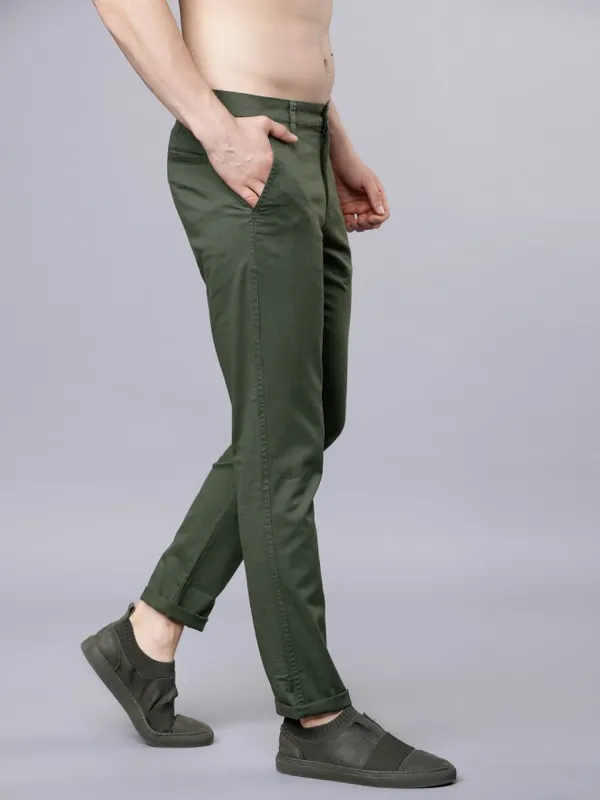  Highlander Men Olive Slim Fit Solid Casual Trousers