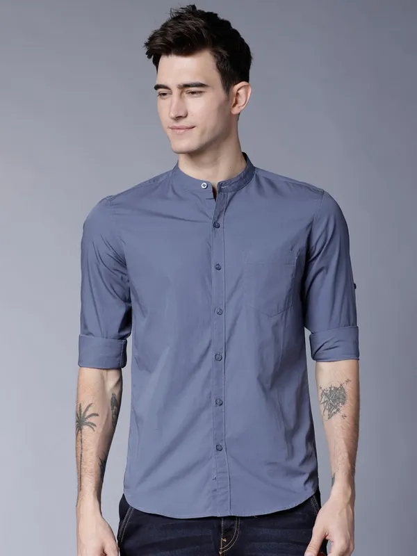  Highlander Men Blue Solid Slim Fit Casual Shirts