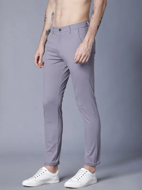  Highlander Men Grey Slim Fit Solid Casual Trousers