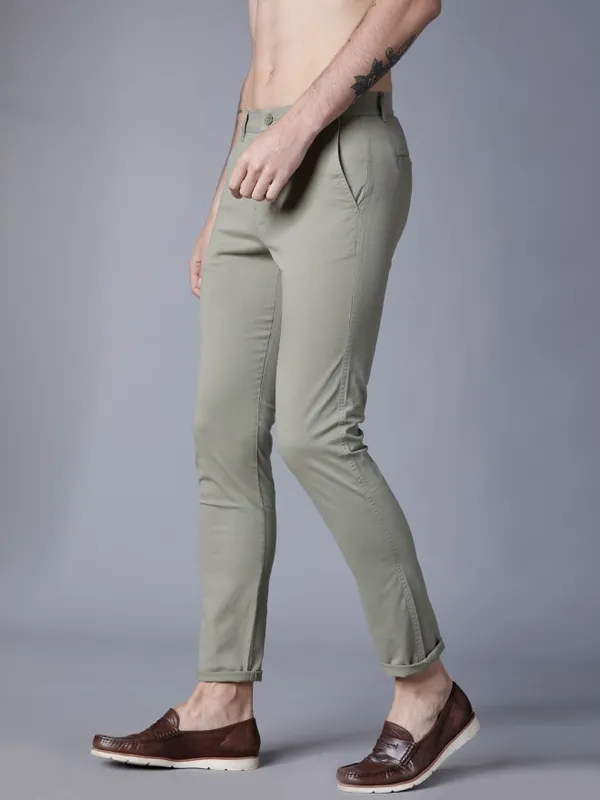  Highlander Men Green Slim Fit Solid Casual Trousers